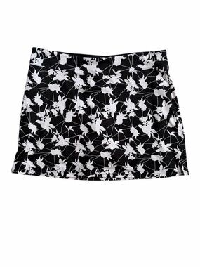 Tranquility by Colorado Clothing Black & White Floral Skort. Size Medium